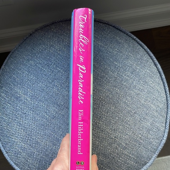 Troubles in Paradise by Elin Hilderbrand hardback book - Picture 4 of 5